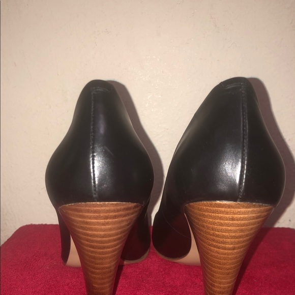 Nine West 9M Black Leather High Heel Peek Toe Pump - Picture 6 of 8